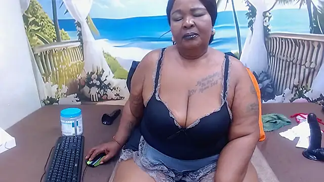 Snapshot of MatureMilfxxx chatting on April 30, 8:57 pm MatureMilfxxx online show from April 30, 8:57 pm