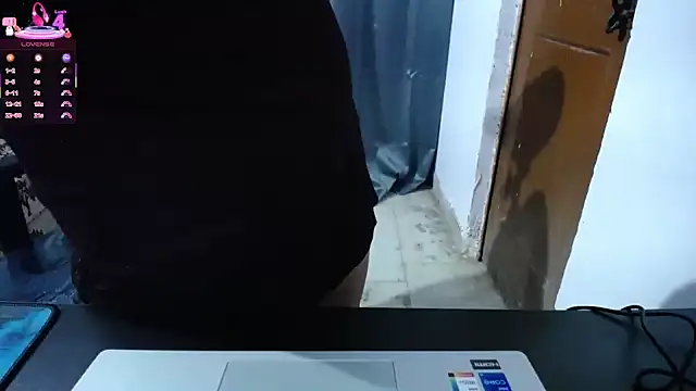 Snapshot of xNatasha chatting on November 1, 5:51 pm xNatasha online show from November 1, 5:51 pm