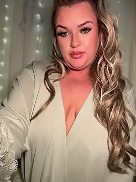 Scottish Milf Bella xo online show from April 9, 10:27 pm