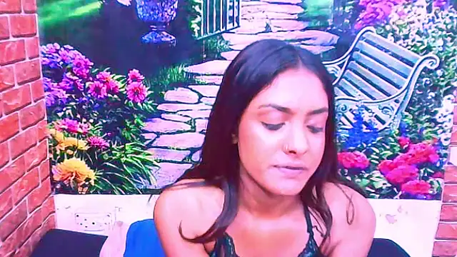 Snapshot of IndianPretty1 chatting on December 2, 9:44 am IndianPretty1 online show from December 2, 9:44 am