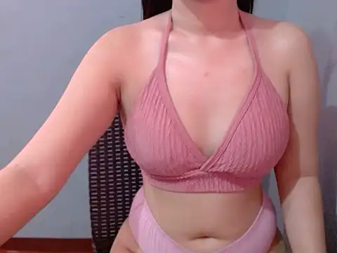 Snapshot of Skinny_Jean18xxx chatting on July 9, 12:00 am Skinny Jean18xxx online show from July 9, 12:00 am