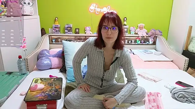  HeraLuna  online show from March 3, 9:11 pm