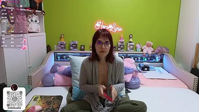  HeraLuna  online show from March 18, 9:59 pm