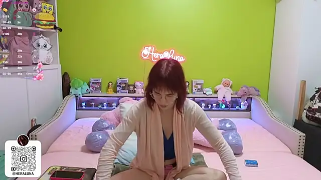  HeraLuna  online show from January 5, 9:51 pm