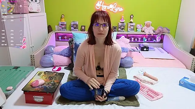  HeraLuna  online show from March 12, 9:52 pm