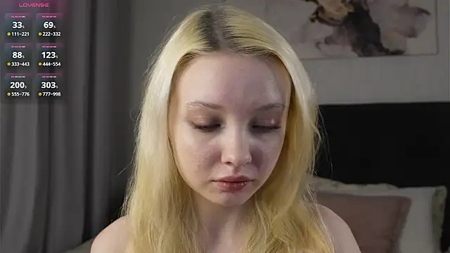 Snapshot of IraYounce chatting on February 8, 1:47 am IraYounce online show from February 8, 1:47 am