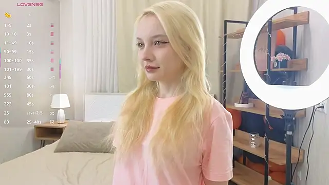 Snapshot of IraYounce chatting on November 12, 1:10 am IraYounce online show from November 12, 1:10 am