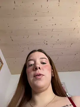 Snapshot of allisonwhite222 chatting on December 19, 3:47 pm allisonwhite222 online show from December 19, 3:47 pm