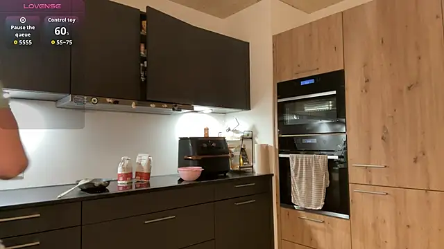 Snapshot of allisonwhite222 chatting on November 4, 2:43 pm allisonwhite222 online show from November 4, 2:43 pm