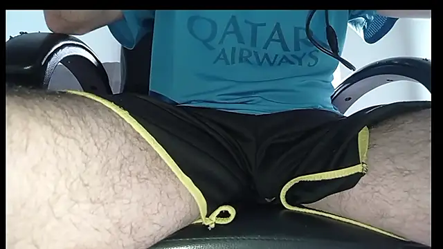 Snapshot of zomboy9800 chatting on December 4, 6:07 pm zomboy9800 online show from December 4, 6:07 pm