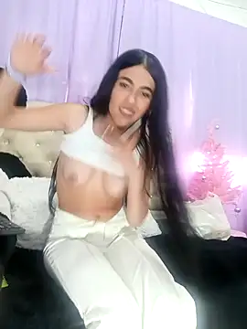 Snapshot of eimyy_rouse chatting on December 21, 8:53 pm eimyy rouse online show from December 21, 8:53 pm