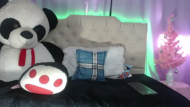 Snapshot of eimyy_rouse chatting on January 13, 7:40 pm eimyy rouse online show from January 13, 7:40 pm