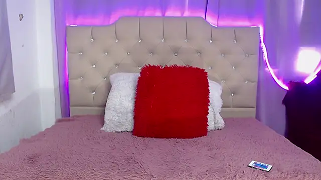 Snapshot of eimyy_rouse chatting on November 7, 7:51 pm eimyy rouse online show from November 7, 7:51 pm