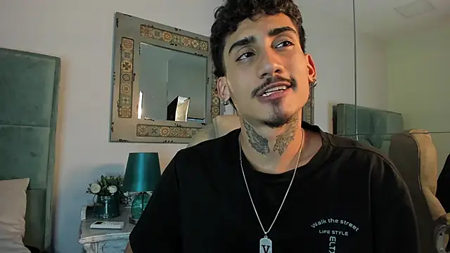 Snapshot of Mr_Strike chatting on November 29, 2:55 am Mr Strike online show from November 29, 2:55 am