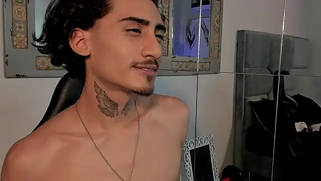 Snapshot of Mr_Strike chatting on October 27, 2:45 am Mr Strike online show from October 27, 2:45 am