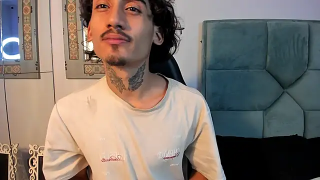 Snapshot of Mr_Strike chatting on October 30, 2:54 am Mr Strike online show from October 30, 2:54 am