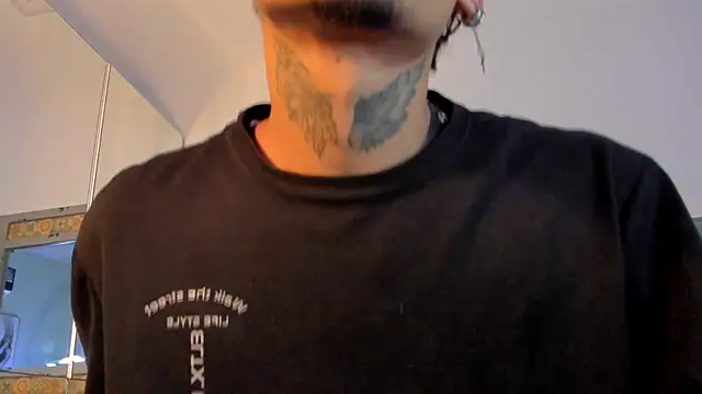 Snapshot of Mr_Strike chatting on November 10, 3:00 am Mr Strike online show from November 10, 3:00 am