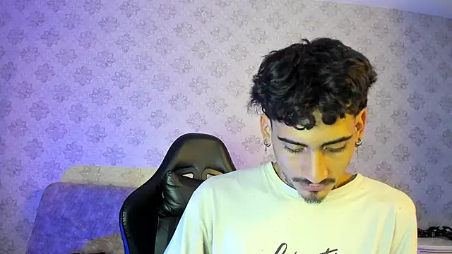 Snapshot of Mr_Strike chatting on December 5, 3:16 am Mr Strike online show from December 5, 3:16 am