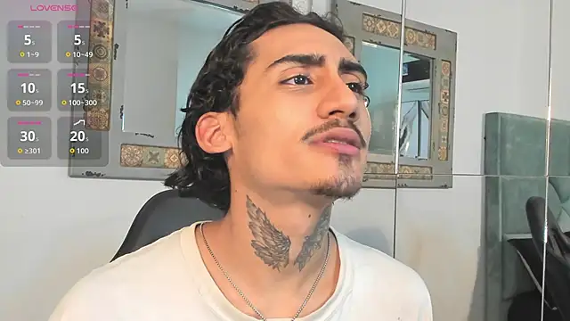 Snapshot of Mr_Strike chatting on October 24, 2:43 am Mr Strike online show from October 24, 2:43 am