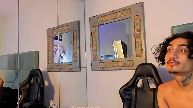 Snapshot of Mr_Strike chatting on November 1, 2:40 am Mr Strike online show from November 1, 2:40 am