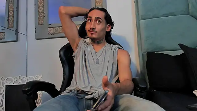 Snapshot of Mr_Strike chatting on October 29, 2:43 am Mr Strike online show from October 29, 2:43 am