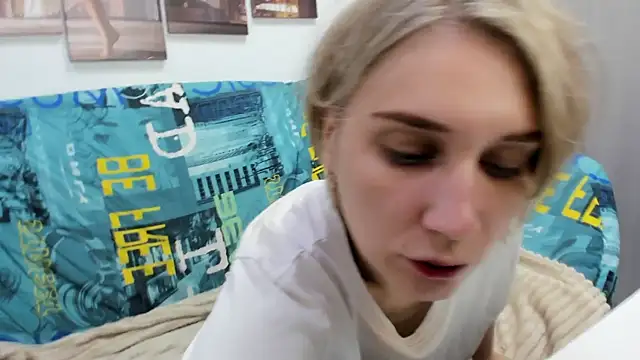 Tenderly Sophie online show from June 7, 1:11 am