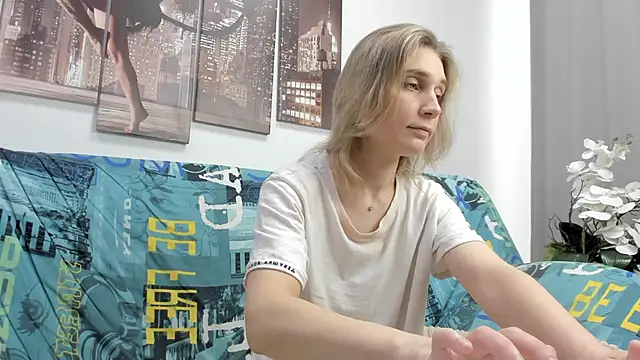 Tenderly Sophie online show from March 15, 1:34 am