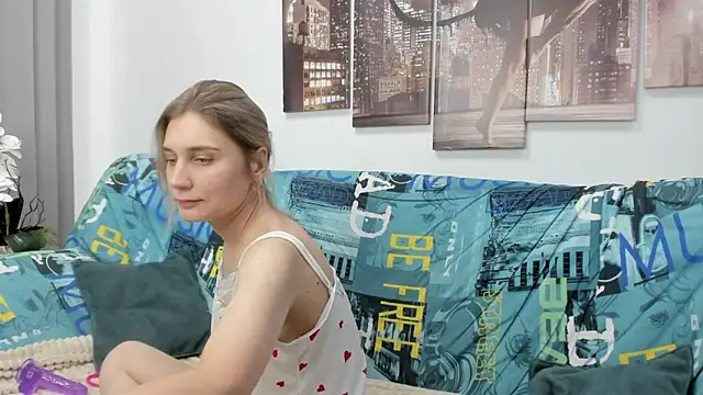 Snapshot of Tenderly_Sophie chatting on December 4, 1:15 am Tenderly Sophie online show from December 4, 1:15 am