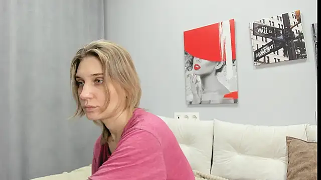 Tenderly Sophie online show from February 8, 1:25 am