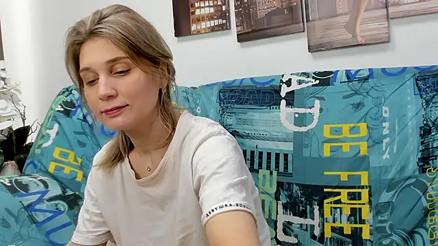 Tenderly Sophie online show from March 1, 1:27 am