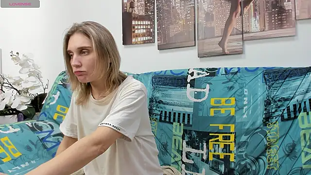 Tenderly Sophie online show from April 28, 3:55 am