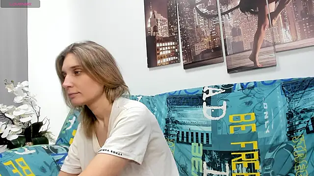 Tenderly Sophie online show from April 15, 1:22 am