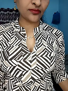 Snapshot of CoupleShow_432 chatting on February 4, 1:06 pm CoupleShow 432 online show from February 4, 1:06 pm