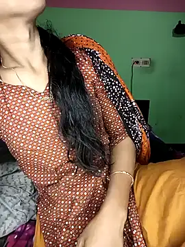 Snapshot of CoupleShow_432 chatting on February 14, 2:06 pm CoupleShow 432 online show from February 14, 2:06 pm