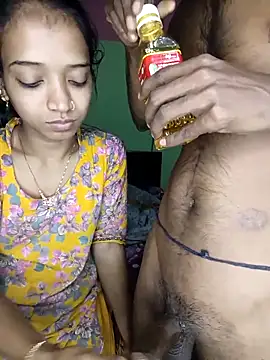 Snapshot of CoupleShow_432 chatting on February 21, 4:09 pm CoupleShow 432 online show from February 21, 4:09 pm