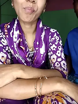 Snapshot of CoupleShow_432 chatting on February 17, 3:20 pm CoupleShow 432 online show from February 17, 3:20 pm