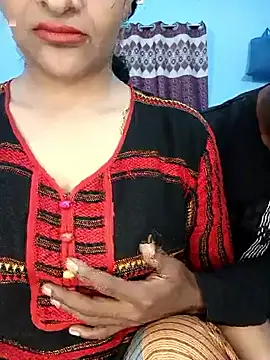 Snapshot of CoupleShow_432 chatting on January 17, 7:45 am CoupleShow 432 online show from January 17, 7:45 am