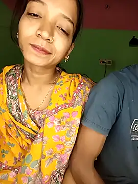 Snapshot of CoupleShow_432 chatting on February 19, 1:08 pm CoupleShow 432 online show from February 19, 1:08 pm