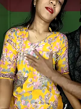 Snapshot of CoupleShow_432 chatting on February 15, 9:41 am CoupleShow 432 online show from February 15, 9:41 am