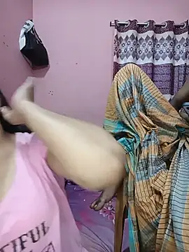 CoupleShow 432 online show from May 14, 11:13 pm