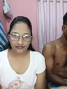 Snapshot of CoupleShow_432 chatting on June 12, 10:02 am CoupleShow 432 online show from June 12, 10:02 am