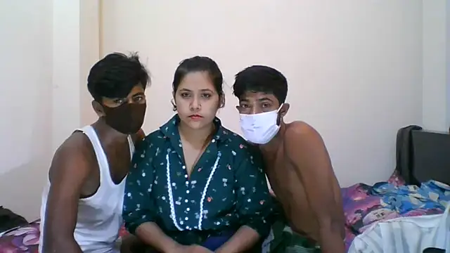 Snapshot of CoupleShow_432 chatting on July 12, 11:11 am CoupleShow 432 online show from July 12, 11:11 am
