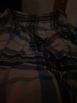 Snapshot of llllllllIIIll chatting on February 16, 4:44 am llllllllIIIll online show from February 16, 4:44 am