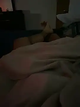 Snapshot of llllllllIIIll chatting on February 19, 4:53 am llllllllIIIll online show from February 19, 4:53 am