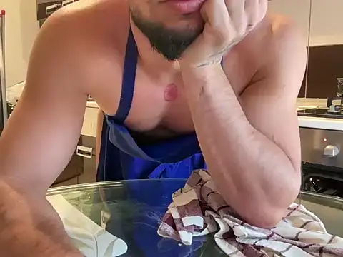 Snapshot of GitanoBoy chatting on November 13, 8:40 am GitanoBoy online show from November 13, 8:40 am