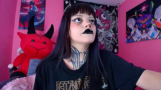 Snapshot of GothGaby chatting on December 22, 2:44 am GothGaby online show from December 22, 2:44 am