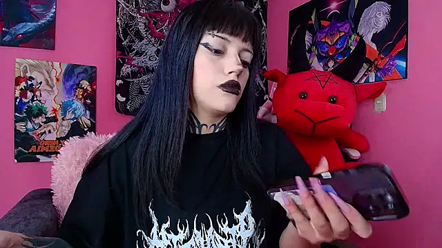 Snapshot of GothGaby chatting on December 18, 5:12 am GothGaby online show from December 18, 5:12 am