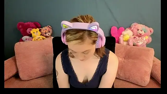 Snapshot of daddysprincess731 chatting on June 14, 2:24 am daddysprincess731 online show from June 14, 2:24 am
