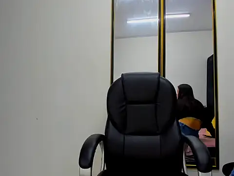 Snapshot of Gianna_Johnson chatting on November 20, 4:24 am Gianna Johnson online show from November 20, 4:24 am