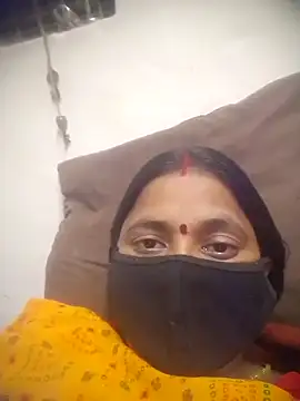 Snapshot of QRESABABY chatting on October 31, 2:24 pm QRESABABY online show from October 31, 2:24 pm